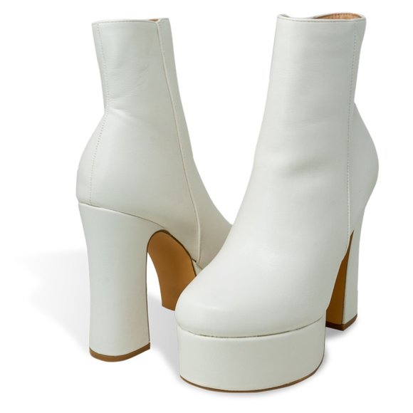 Women’s Block Heel Platform Leather Round Toe Chelsea Bootie - Picture 4 of 5